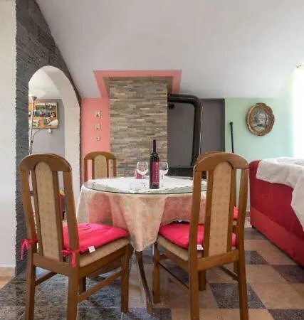 Leopold Apartment *