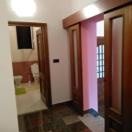 Leopold Apartment *